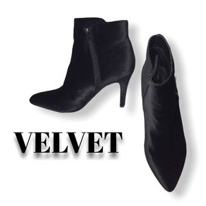 NWT Velvet Retro Zip Black High Heeled Booties